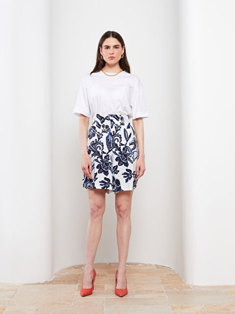 LCWAIKIKI Classic Rahat Kalıp Desenli Viskon Kadın Şort