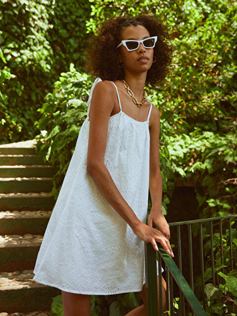 LCW Vision U Yaka Nakışlı Askılı Poplin Kadın Elbise