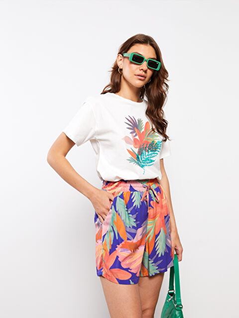 LCWAIKIKI Classic Beli Lastikli Desenli Viskon Kadın Şort