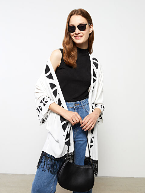 LCWAIKIKI Classic Şal Yaka Nakışlı Viskon Kadın Kimono - S2KN02Z8-S23