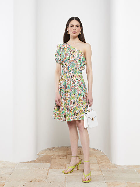 LCW Vision Әйелдерге арналған бір иықты гүлді қысқа жең вискоза көйлек - S2L701Z8-LRR