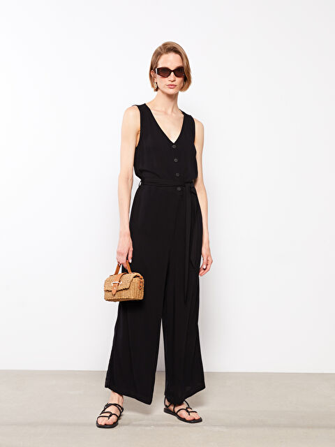 LCWAIKIKI Classic V-Neck Straight Sleeveless Viscose Women's Jumpsuit - S2L827Z8-CVL