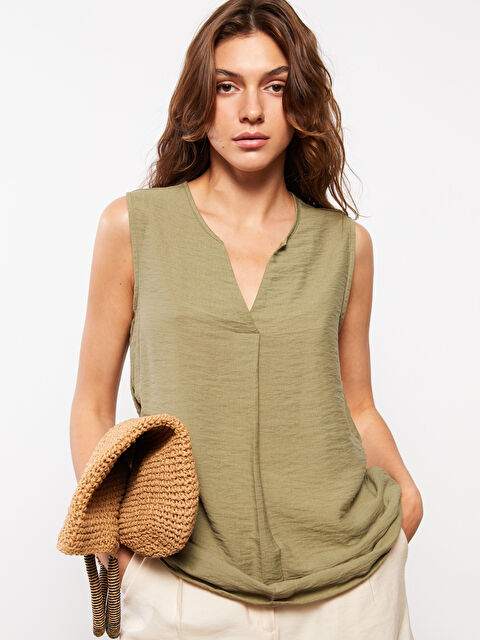 LCWAIKIKI Classic Women's Henley Neckline Sleeveless Blouse - S2LY70Z8-HBV