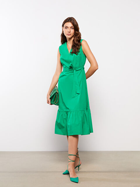 LCWAIKIKI Classic V Yaka Düz Kolsuz Poplin Kadın Elbise