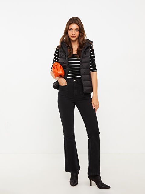 LCWAIKIKI Classic Kadın Kapüşonlu Düz Şişme Yelek - W20178Z8-CVL