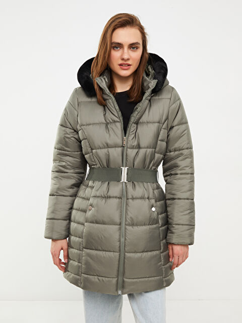 LCWAIKIKI Classic Kadın Kapüşonlu Düz Şişme Mont - W21006Z8-S0W