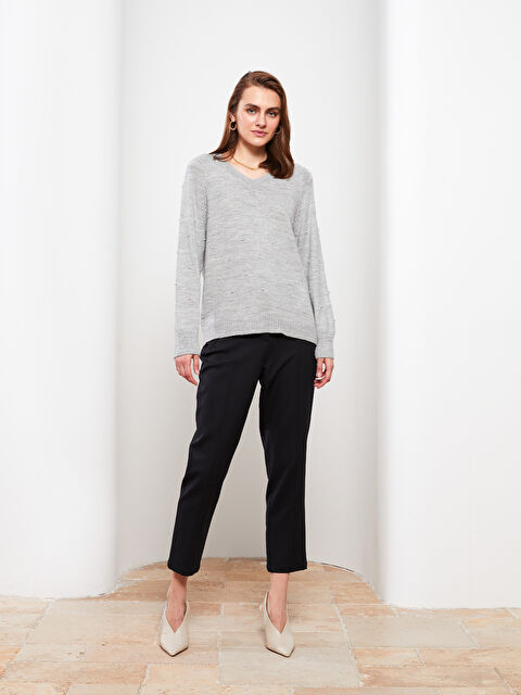 LCWAIKIKI Basic V Yaka Kendinden Desenli Uzun Kollu Kadın Triko Kazak - W23103Z8-DD0