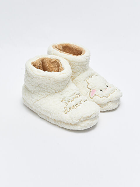 LCW STEPS Pelüş Nakışlı Kız Çocuk Ev Botu - W26404Z4-SGG