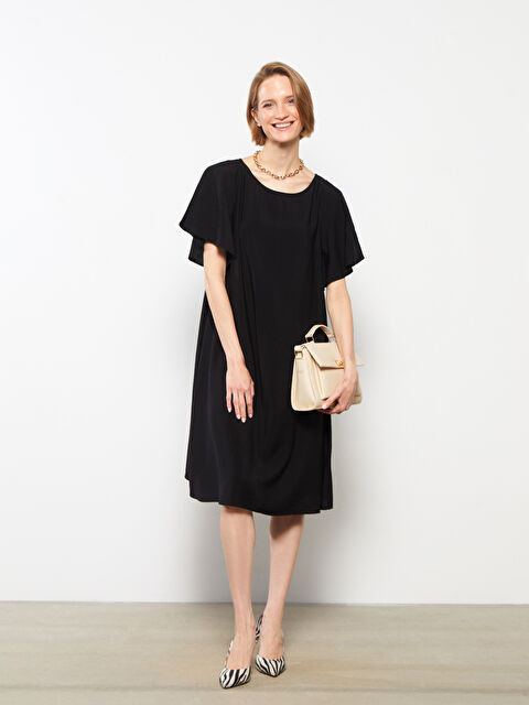 LCWAIKIKI Classic Kayık Yaka Düz Kısa Kollu A Kesim Kadın Elbise - W29962Z8-CVL