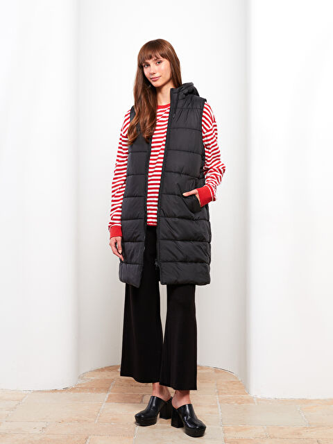 LCWAIKIKI Classic Kadın Kapüşonlu Düz Şişme Yelek - W2AE82Z8-CVL