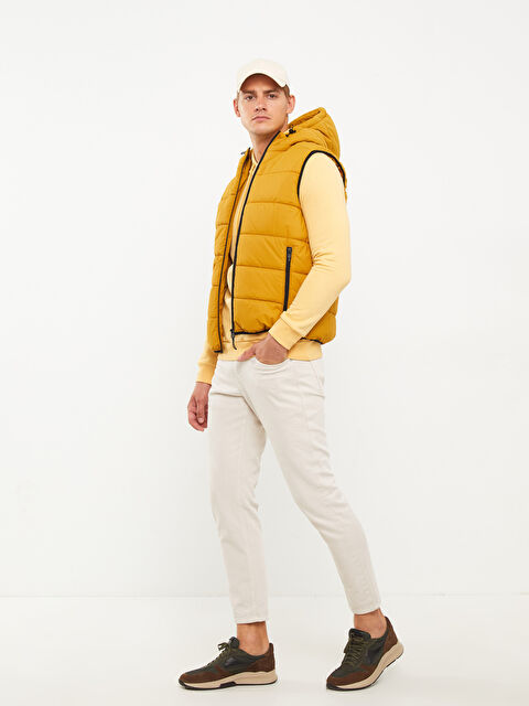 LCWAIKIKI Classic Standart Kalıp Kapüşonlu Erkek Şişme Yelek - W2BB50Z8-LXX