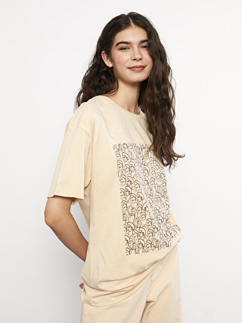 LCW Vision Bisiklet Yaka Baskılı Kısa Kollu Pamuklu Kadın Tişört - W2CJ85Z8-FYH