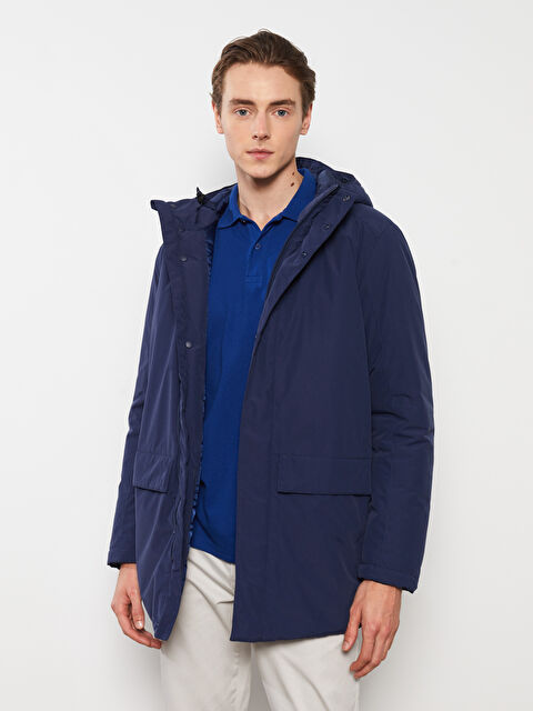 LCWAIKIKI Classic Standart Kalıp Kapüşonlu Erkek Mont - W2CJ96Z8-HEL