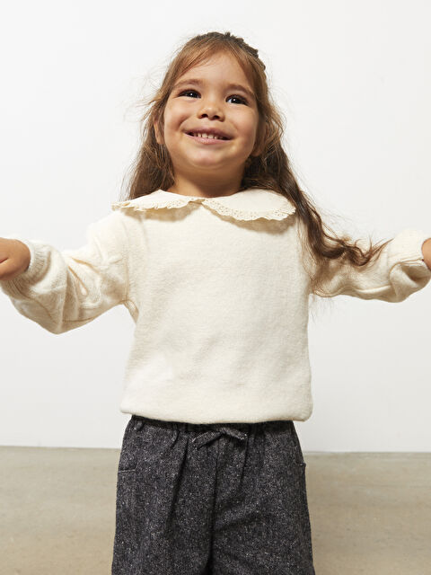 LCW baby Bebe Yaka Uzun Kollu Kendinden Desenli Kız Bebek Triko Kazak - W2DC02Z1-KXP