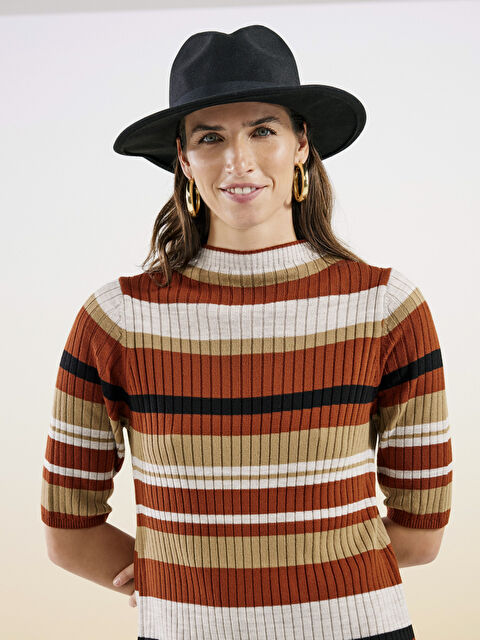 LCWAIKIKI Classic Yarım Balıkçı Yaka Çizgili Kısa Kollu Kadın Triko Elbise