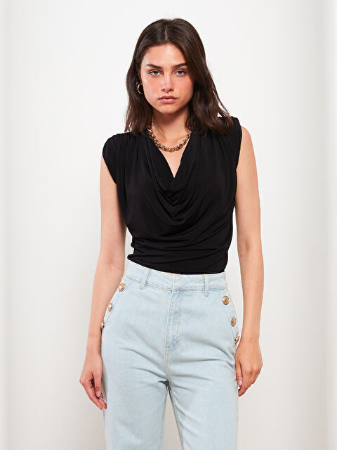 LCW Vision Kadın Dökümlü Yaka Düz Kolsuz Bluz - W2GD65Z8-CVL