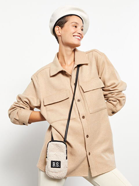 LCW ACCESSORIES Baskılı Pelüş Kadın Telefon Çantası - W2GF87Z8-SV3