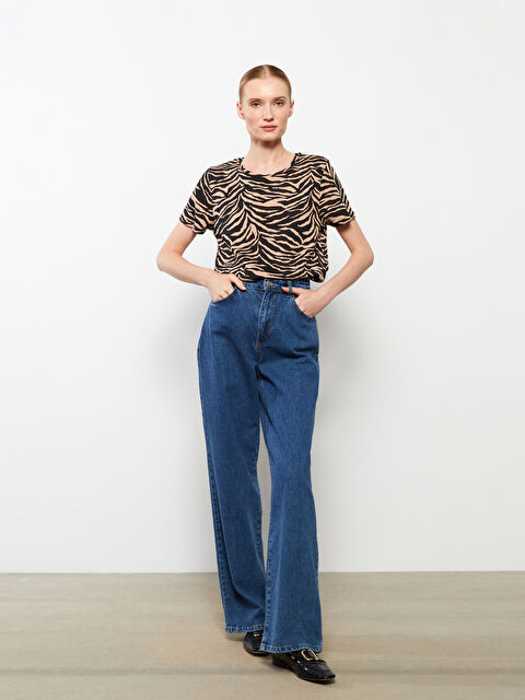 LCWAIKIKI Basic Bisiklet Yaka Desenli Kısa Kollu Pamuklu Kadın Tişört - W2HD34Z8-LQX