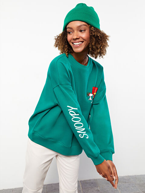 LCW Vision Crew Neck Snoopy Printed Oversize Women's Thick Sweatshirt - W2HF37Z8-KVF