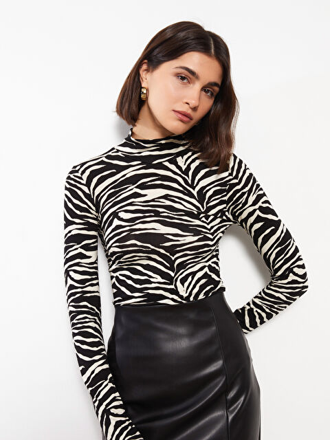 LCWAIKIKI Basic Dik Yaka Desenli Uzun Kollu Kadın Bluz - W2IC80Z8-F9C