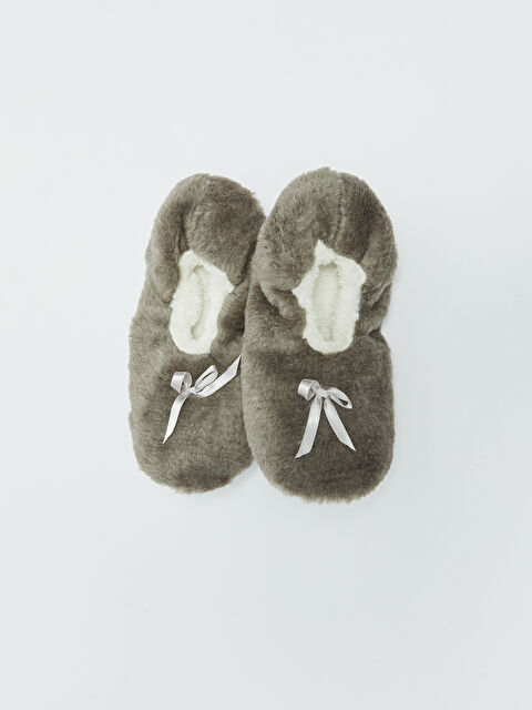 LCW ECO Fiyonk Detaylı Pelüş Kız Çocuk Ev Çorabı - W2J172Z4-SXD