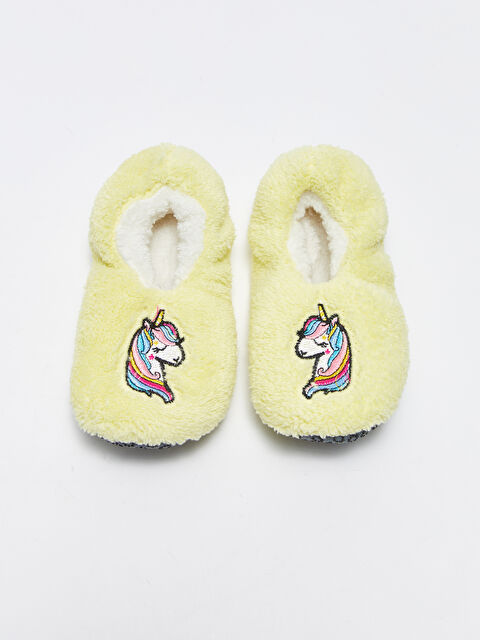 LCW ECO Nakışlı Pelüş Kız Çocuk Ev Çorabı - W2J172Z4-V32