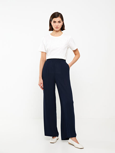 LCWAIKIKI Basic Elastic Waist Comfortable Fit Straight Crinkled Women's Trousers - S30139Z8-E1J