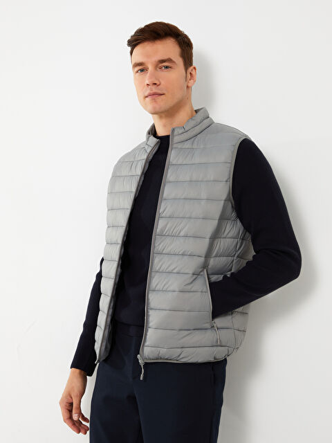 LCWAIKIKI Classic Gilet Doudoune à Col Cheminée pour Hommes Coupe Standard - S30822Z8-SZD