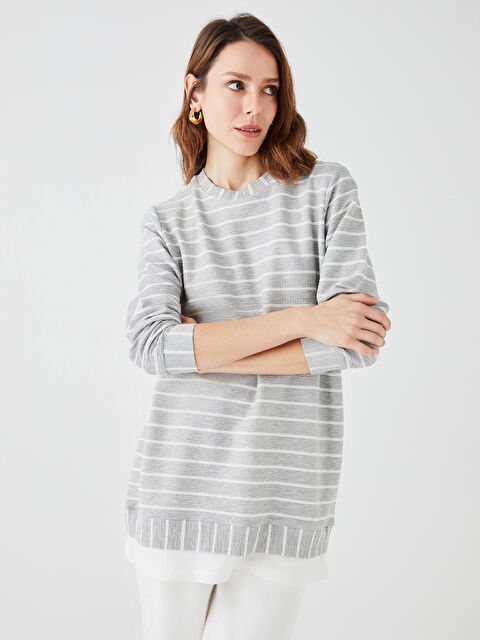 LCWAIKIKI Classic تونيك أوفراسايز مخطط بياقة دائرية وكم طويل للسيدات - S3AD93Z8-LFY