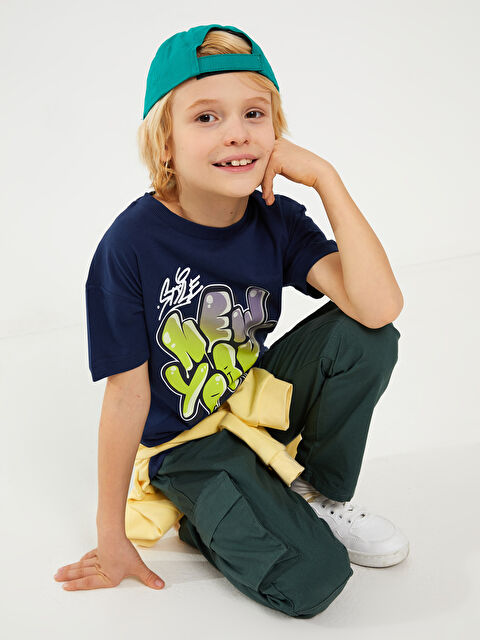 LCW Kids Rahat Kalıp Bisiklet Yaka Baskılı Erkek Çocuk Tişört - S3AT91Z4-R40