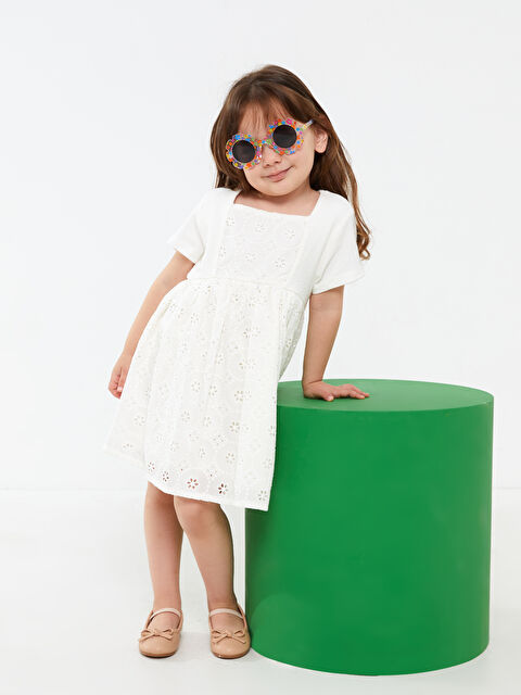 LCW baby Kare Yaka Kısa Kollu Nakış Detaylı Kız Bebek Elbise - S3CQ20Z1-FDU