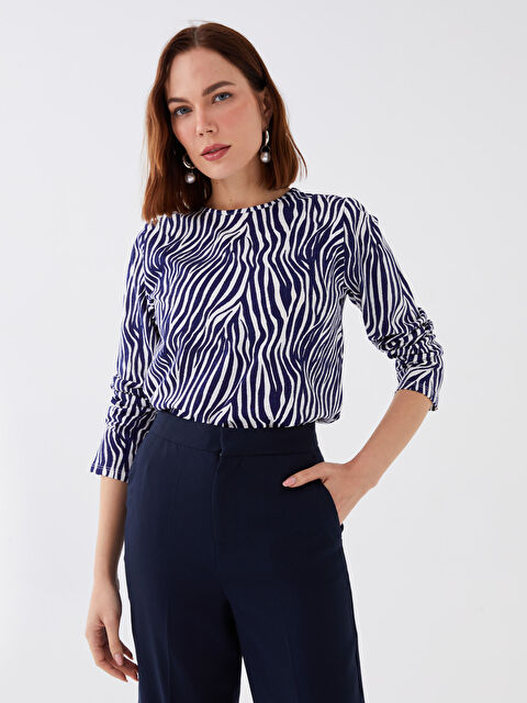 LCW Grace Bisiklet Yaka Desenli Uzun Kollu Kadın Tişört