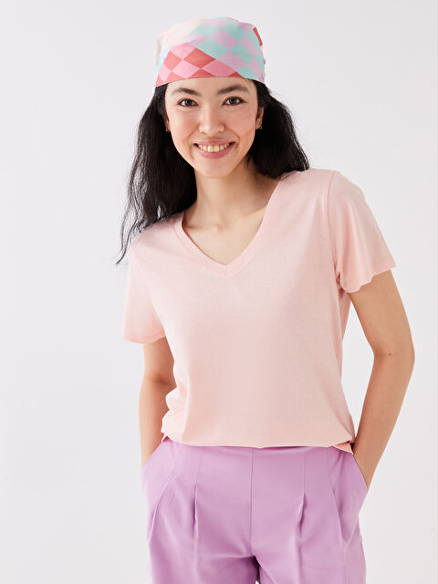 LCW Vision әйелдерге арналған v жағалы өрнексіз қысқа жең футболка - S3DA44Z8-FUT