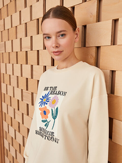 LCW Modest Tunique Sweatshirt Oversize à Manches Longues Imprimée pour Femmes avec Col Rond - S3FE80Z8-FSF