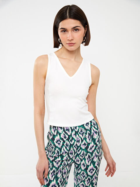 LCW Vision قميص قصير سادة بياقة على شكل حرف V للسيدات - S3GY71Z8-R9J