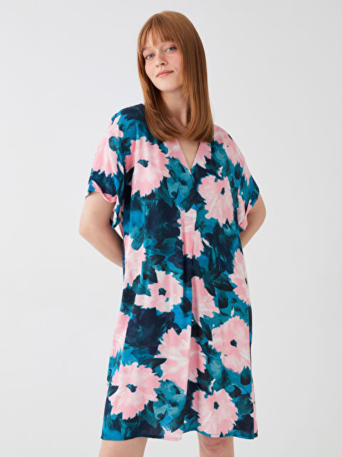 LCW Vision فستان قميص بياقة بشق منقوش كم قصير أوفراسايز للسيدات - S3HB94Z8-F9C