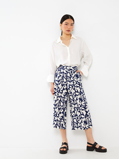 LCWAIKIKI Classic Elastic Waist Comfortable Fit Floral Women's Capri - S3HH68Z8-LSJ