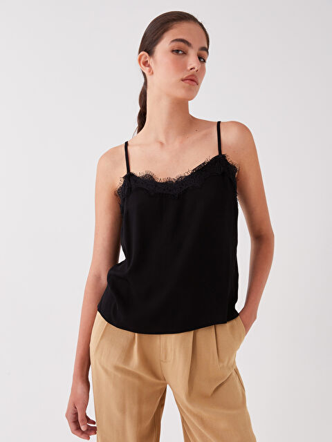 LCW Vision U Yaka Dantel Detaylı Askılı Viskon Kadın Bluz