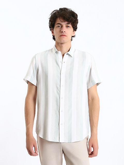 LCWAIKIKI Classic Relaxed Fit Short Sleeve Striped Men's Shirt - S3KR93Z8-LFT
