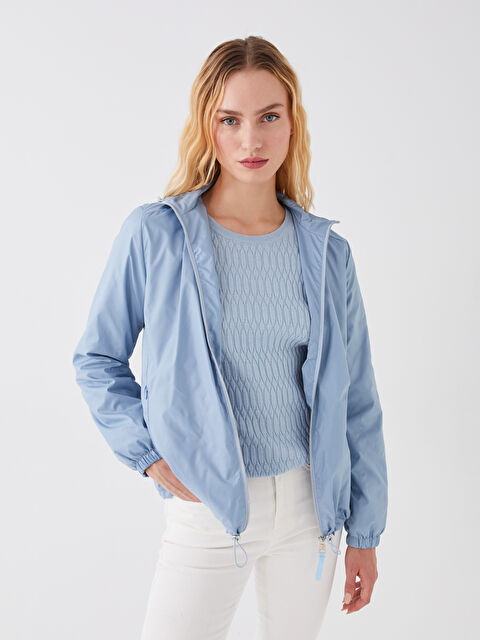 LCWAIKIKI Classic Kadın Kapüşonlu Düz Yağmurluk - W30890Z8-SGL