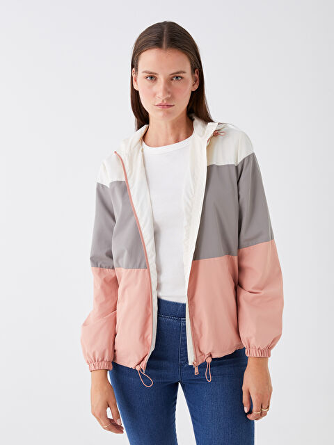 LCWAIKIKI Classic Kapüşonlu Renk Bloklu Kadın Yağmurluk - W30892Z8-FPZ