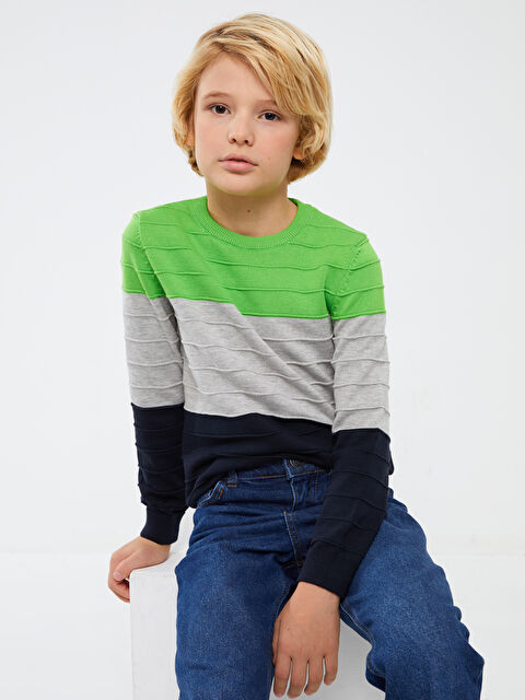 LCW Kids سترة تريكو ياقة دائرية بلوك الألوان كم طويل للأولاد - W31664Z4-LFT