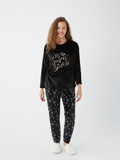 LCW DREAM Bisiklet Yaka Nakışlı Kadın Pelüş Pijama Takımı - W33487Z8-LQJ