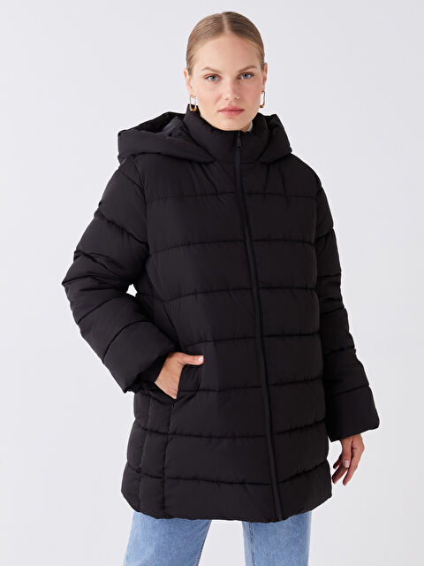 LCW Modest Kapüşonlu Düz Oversize Kadın Şişme Mont - W33633Z8-RQL