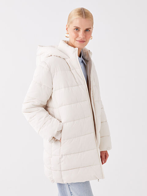 LCW Modest Kapüşonlu Düz Oversize Kadın Şişme Mont - W33633Z8-SB4