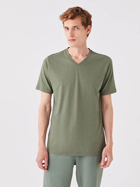 LCWAIKIKI Classic T-shirt pour Hommes en Jersey à Manches Courtes avec Encolure en V - W34209Z8-LAV