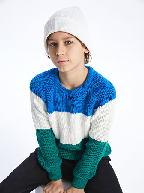 LCW Kids Bisiklet Yaka Renk Bloklu Uzun Kollu Erkek Çocuk Triko Kazak - W36044Z4-LEN