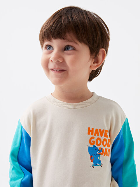 LCW baby Crew Neck Printed Baby Boy Sweatshirt - W37935Z1-QVK