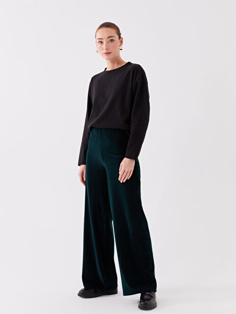 LCWAIKIKI Basic Standart Fit Geniş Paça Kadife Kadın Pantolon - W39965Z8-HKE