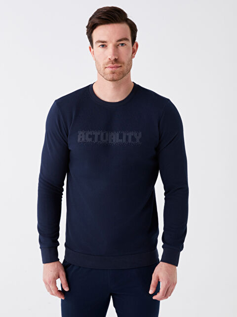 LCWAIKIKI Classic Bisiklet Yaka Baskılı Erkek Kalın Sweatshirt - W3CB40Z8-DWP